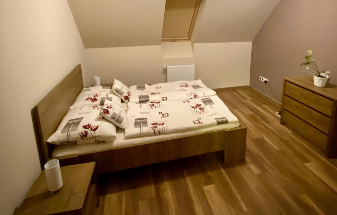 Barand Apartman Eger Exterior foto