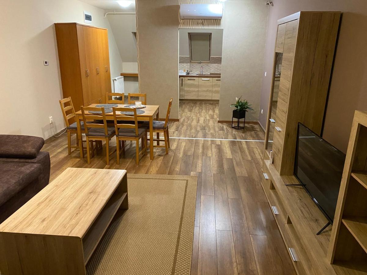 Barand Apartman Eger Exterior foto